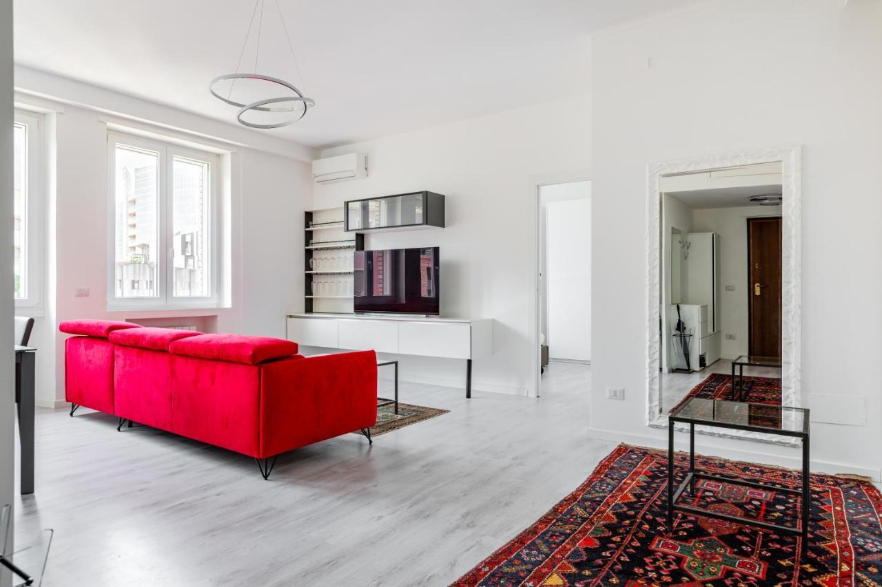 Garibaldi & Gae Aulenti Modern With Private Parking! Milan